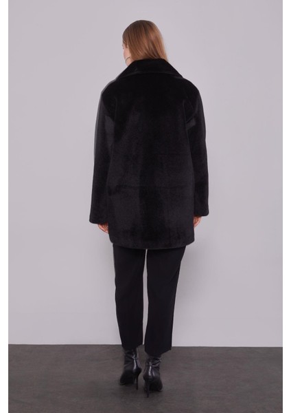 Siyah Pullu Desen Midi Kaban