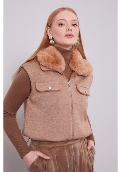 Camel Yakası Kürk Detaylı Kaşmir Yelek