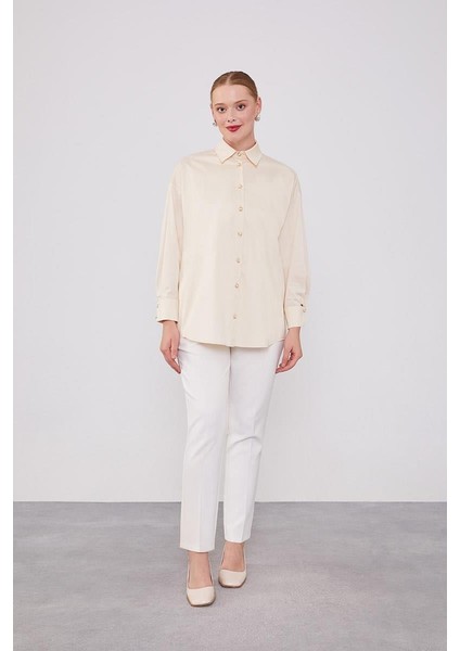 Bej Düğme Detaylı Gömlek