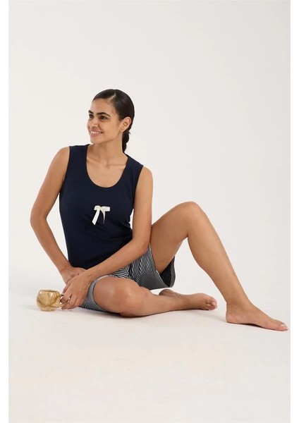 Kadın Lacivert Kurdele Detaylı Çizgili Şortlu Pijama Takımı modelleri