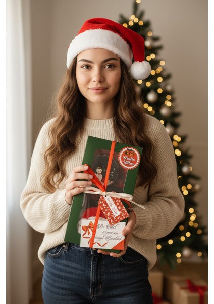 Yılbaşı Hediye Seti: Renkli Çorap ve Güzel Kokulu Mum Paketi