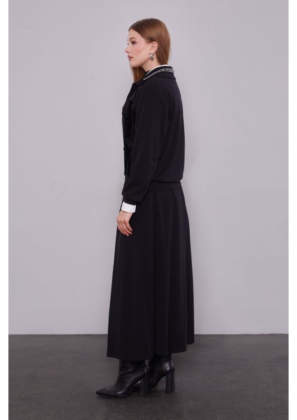 Siyah Yaka Taşlı Gül Detay Etek Takım modelleri