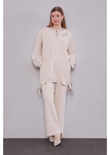 Krem Kurdale Detaylı Ikili Takım