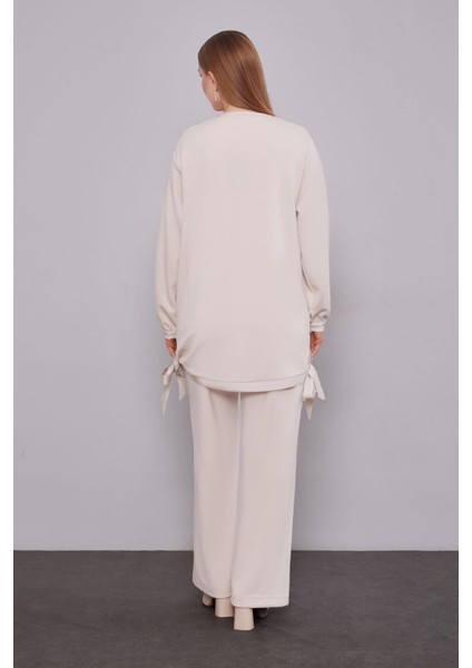 Krem Kurdale Detaylı Ikili Takım