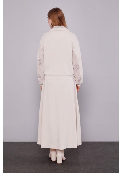 Krem Yaka Taşlı Gül Detay Etek Takım