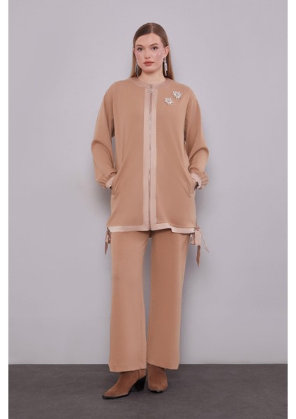 Camel Kurdale Detaylı Ikili Takım