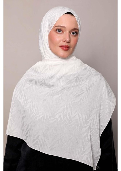Beyaz Kristal Desen Jakar Capri Şal modelleri