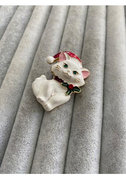 Noel Baba Şapkalı Beyaz Kedi Broş Hediyelik 4x2 cm fiyatları