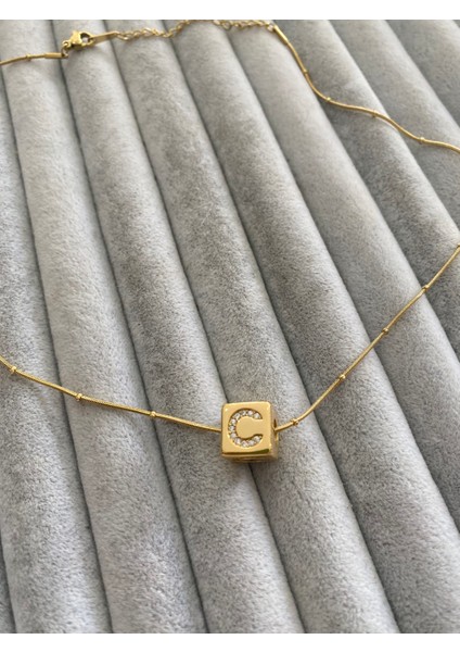 Çelik Kolye “c” Küp 1x1 Cm. Harf Kolye Gold-Özel Kutusunda