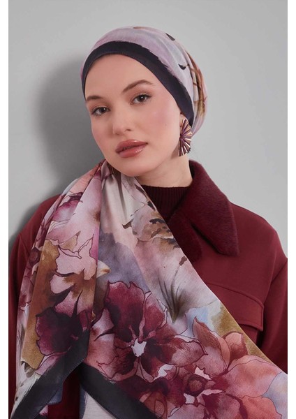 Siyah-Lila Zambak Baskılı Sport Şal