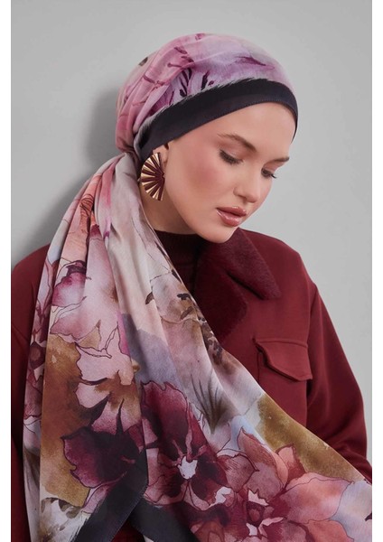 Siyah-Lila Zambak Baskılı Sport Şal modelleri