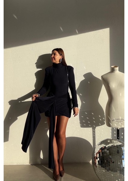 Siyah Drapeli Mini Elbise