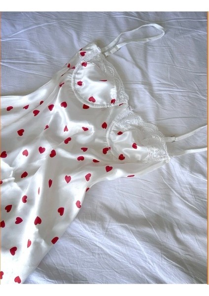 Kadın Kırmızı Beyaz Kalpli Saten Gecelik