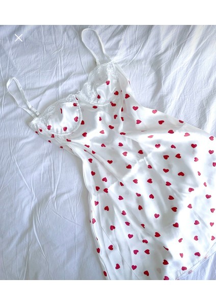 Kadın Kırmızı Beyaz Kalpli Saten Gecelik fiyatları