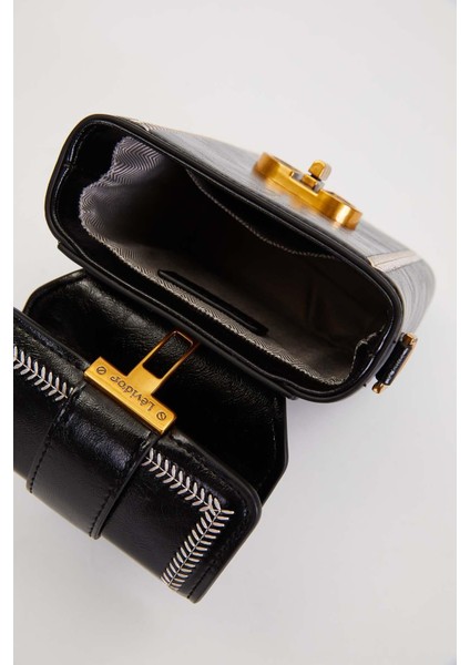 Siyah Dikdörtgen Formlu El Çantası modelleri