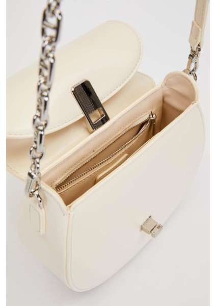 Bej Zincir Askı Detaylı El Çantası modelleri