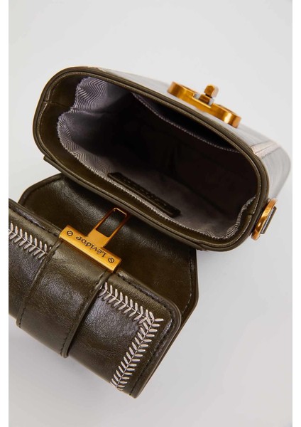 Yeşil Dikdörtgen Formlu El Çantası modelleri