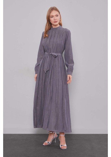 Gri Bel Bağlamalı Pile Detaylı Cupra Elbise