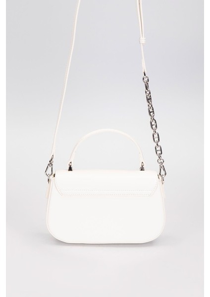 Beyaz Aksesuar Kapaklı Omuz Çantası fırsatları