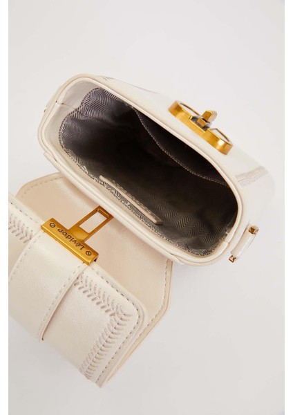 Krem Dikdörtgen Formlu El Çantası modelleri