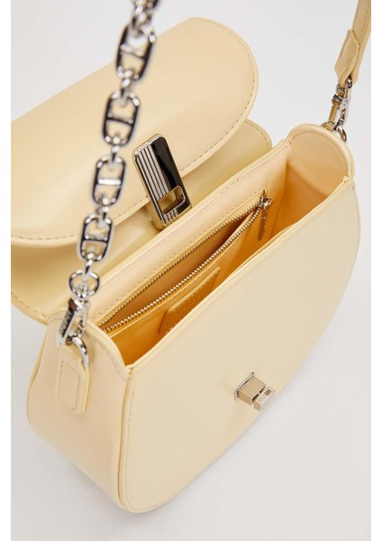 Sarı Zincir Askı Detaylı El Çantası modelleri