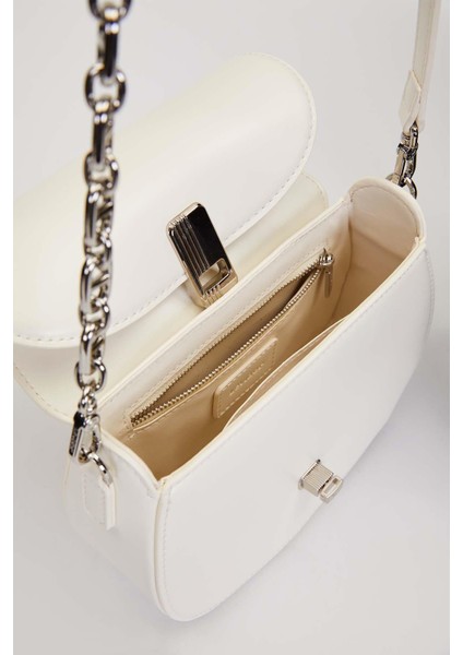 Beyaz Zincir Askı Detaylı El Çantası modelleri