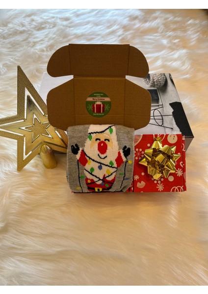 Yılbaşı Temalı Renkli ve Şık Kutulu Çorap, Sevdiklerinize Güzel Bir Hediye Seçeneği