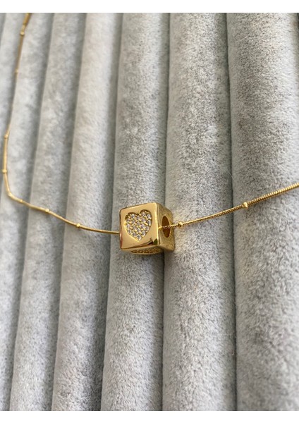 Çelik Kolye “kalp”küp 1x1 Cm. Kolye Gold-Özel Kutusunda
