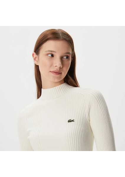 Kadın Slim Fit Dik Yaka Beyaz Kazak