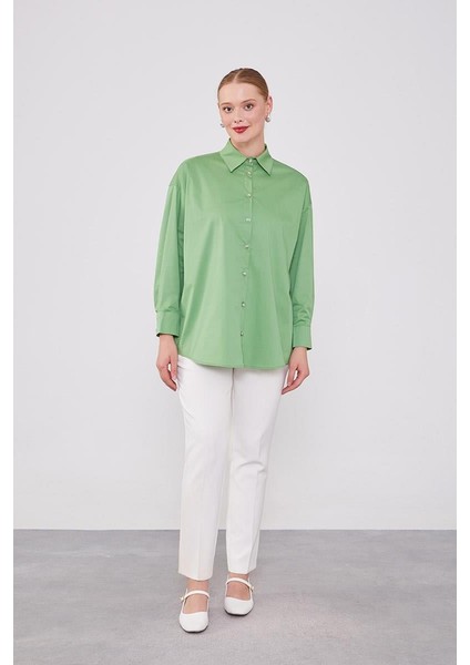Yeşil Düğme Detaylı Gömlek