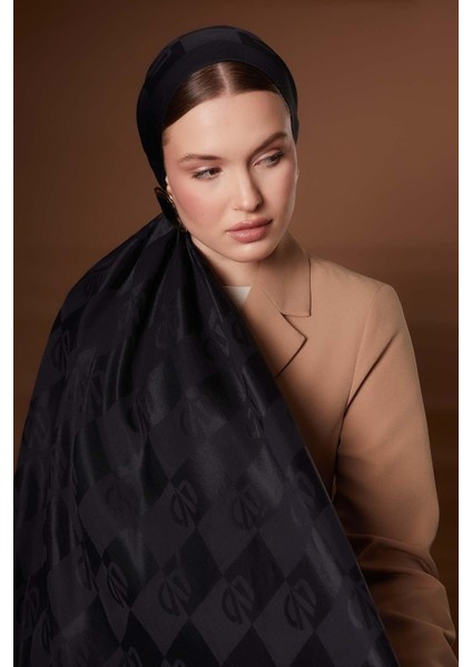Siyah Kare Lvd Baskılı Naia Jakar Şal fiyatları