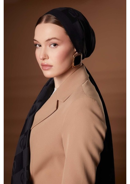 Siyah Kare Lvd Baskılı Naia Jakar Şal fırsatları