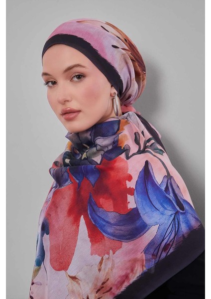 Siyah-Mavi Zambak Baskılı Sport Şal