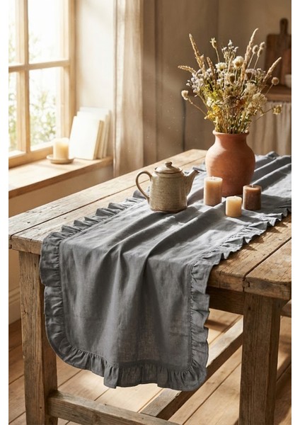 Fırfırlı Masa Runner 120x40 cm – Şık Dekoratif Masa Örtüsü