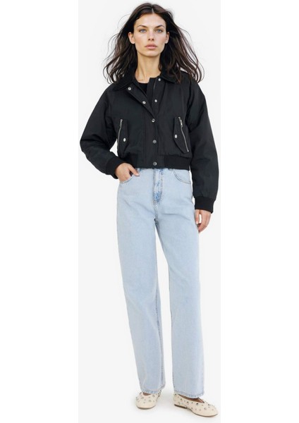 Su Geçirmez Regular Fit Polo Yaka Crop Fermuarlı Mont E8699AX25AU fiyatları