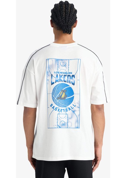 NBA Los Angeles Lakers Oversize Geniş Kalıp Bisiklet Yaka Kısa Kollu Tişört F1081AX25AU