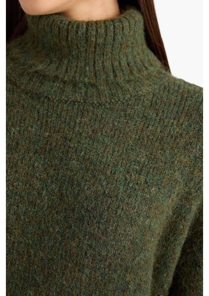 Yün Karışımlı Balıkçı Yaka Oversize Fit Triko Kazak F3252AX25WN indirimleri