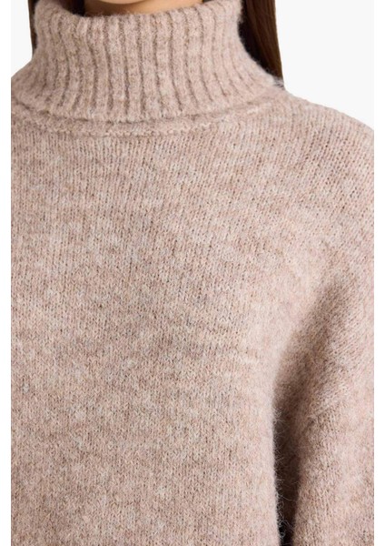 Yün Karışımlı Balıkçı Yaka Oversize Fit Triko Kazak F3252AX25WN indirimleri