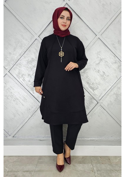 Kadın Kolye ve Düğme Detaylı Tesettür Tunik modelleri