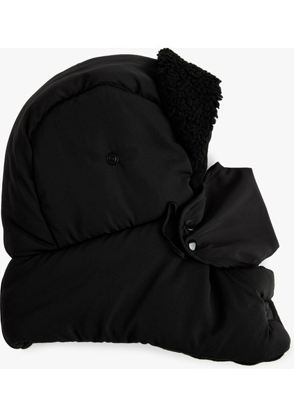 Çıtçıt Düğmeli Peluş Detaylı Kar Şapkası fiyatları