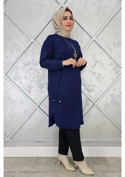 Kadın Kolye ve Düğme Detaylı Tesettür Tunik