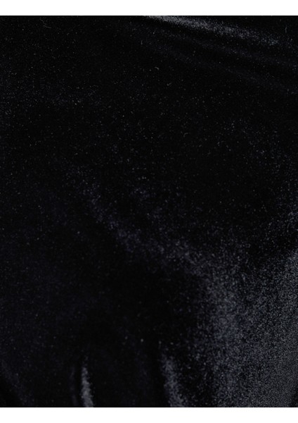 Slim Fit Uzun Kollu Önden Yırtmaçlı Pencere Detaylı Dik Yaka Taşlı Uzun Kadife Elbise