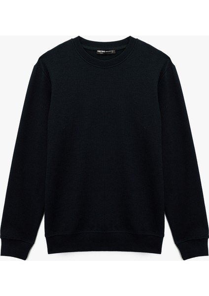 Regular Fit Uzun Kollu Dokulu Basic Bisiklet Yaka Sweatshirt