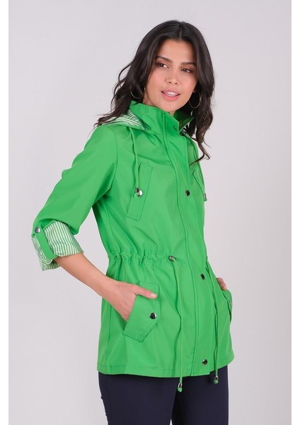 Goudot Kapüşonlu Mevsimlik Parka – Beli Büzgülü, Çıtçıt Detaylı YEŞİL modelleri