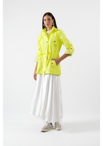 Goudot Kapüşonlu Mevsimlik Parka – Beli Büzgülü, Çıtçıt Detaylı Açık Yeşil modelleri