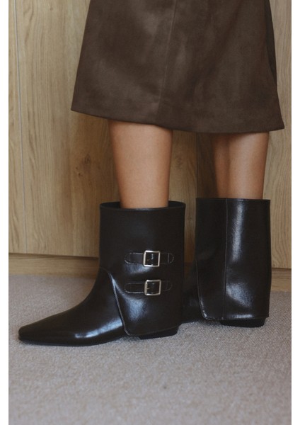 Bot 2528 - Çift Tokalı Tozluk Detaylı Acı Kahve Kadın Bot