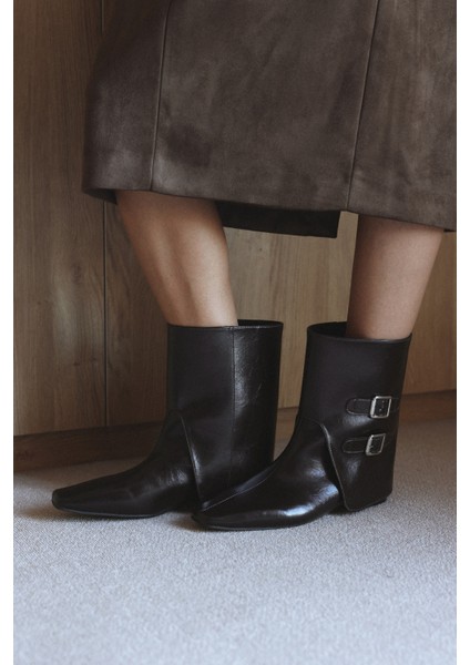 Bot 2528 - Çift Tokalı Tozluk Detaylı Acı Kahve Kadın Bot