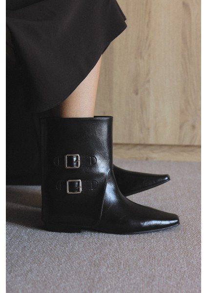 Bot 2528 - Çift Tokalı Tozluk Detaylı Siyah Kadın Bot