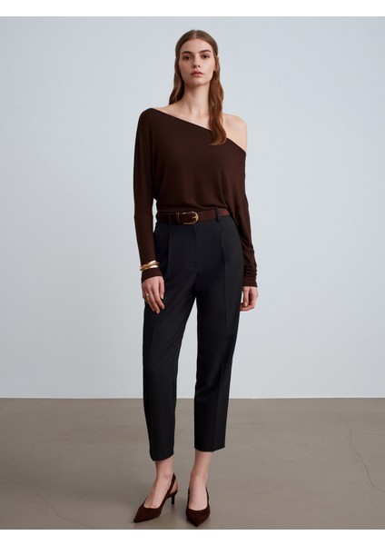 72193 Süet Kemerli Pensli Kumaş Pantolon-Siyah fiyatları