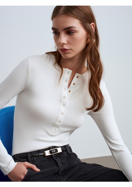 32024 Çıtçıtlı Modal Karışımlı Top-Ekru